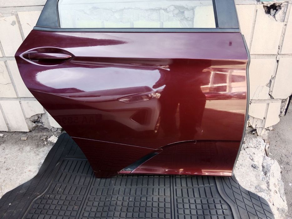 Honda Clarity Двери