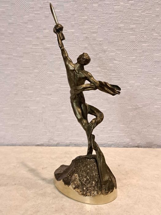 Бронзовая статуэтка - Путь к звездам - бронза, латунь. Нимор.