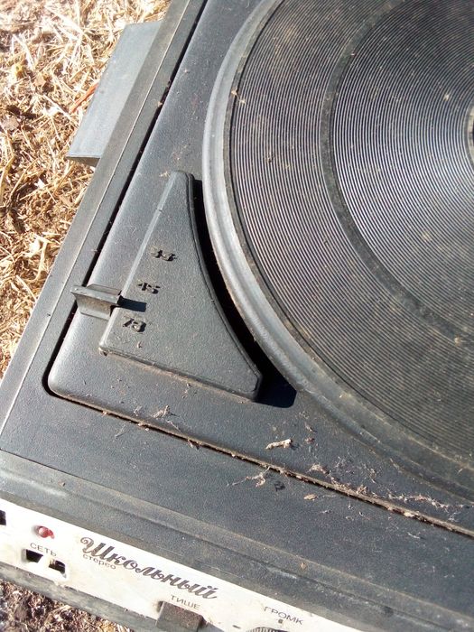 Продается  проигрыватель пластинок