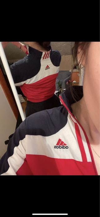 Krotka kurtka adidas