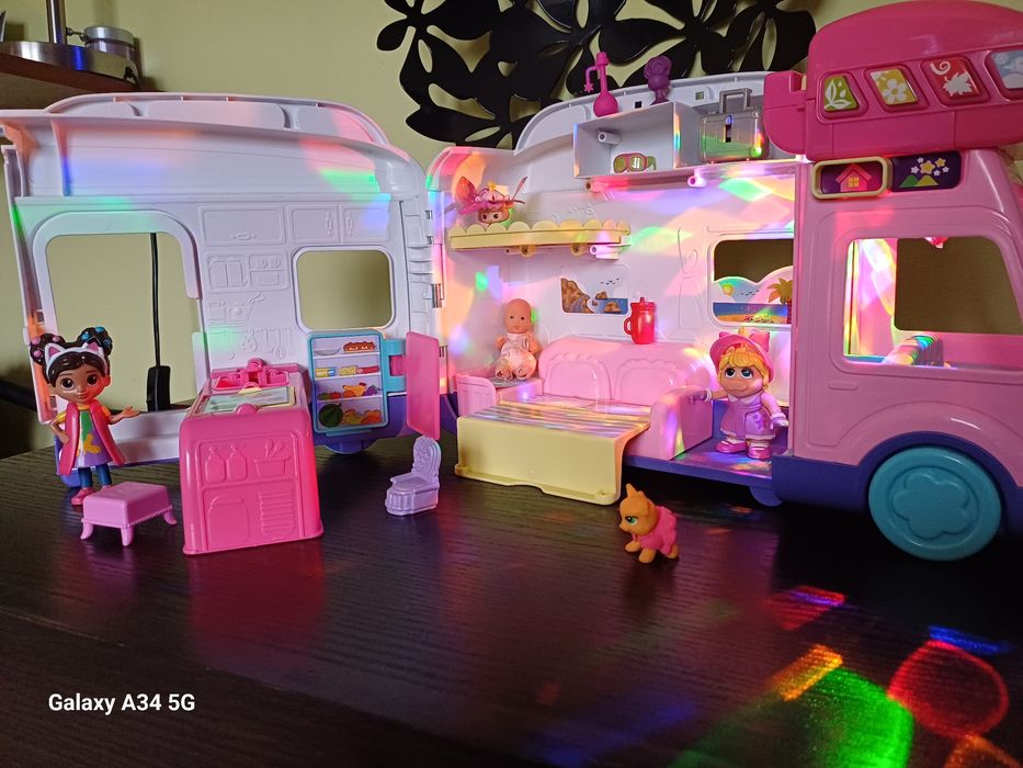 Kamper multimedialny magiczny dla lalek