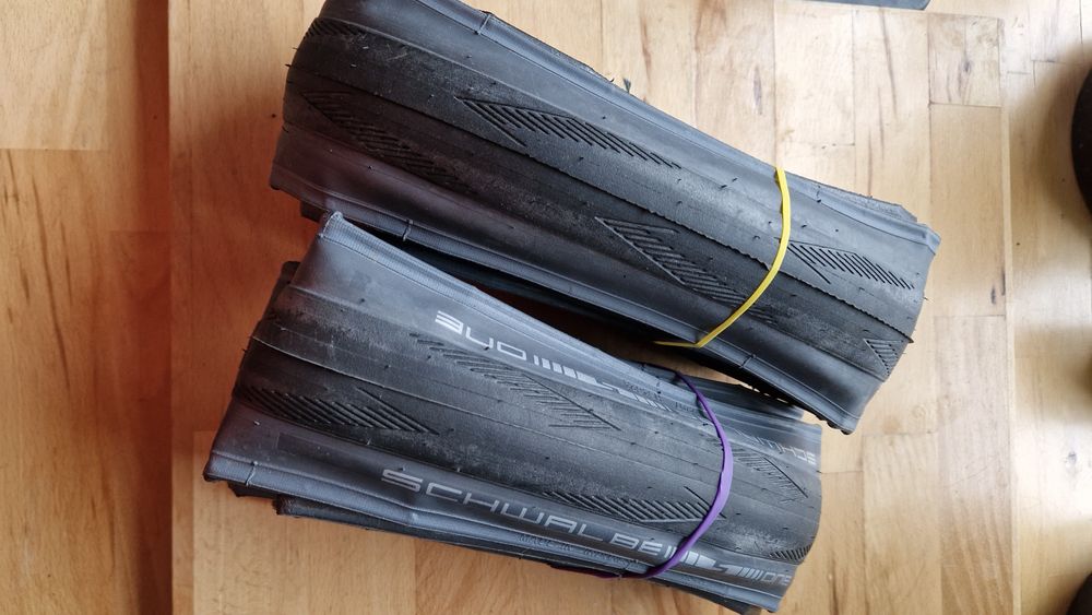 Komplet nowe opony szosowe Schwalbe One 32mm zwijane