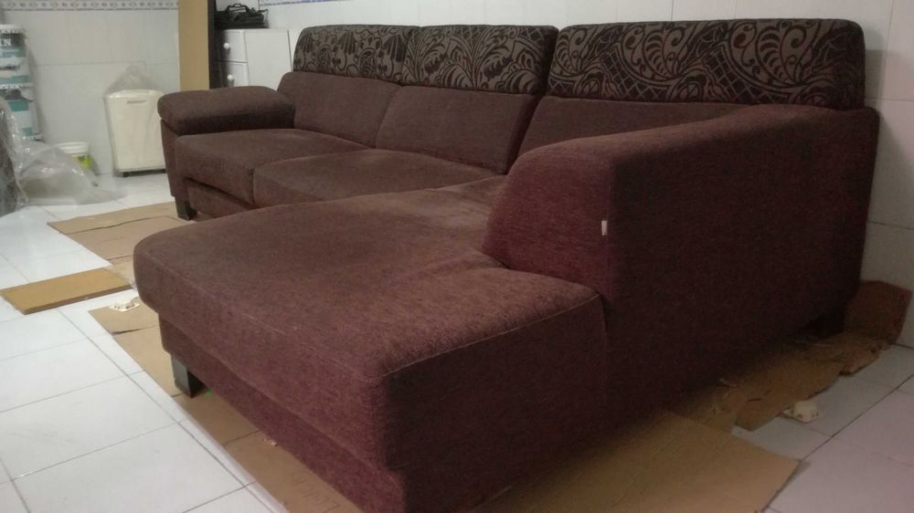 Sofá e chaise-longue de três lugares com cama