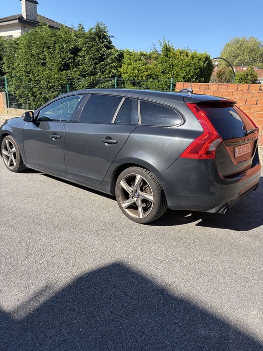 Volvo v60 d2 R-design