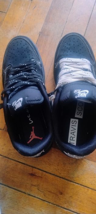 Нужно срочно продать кросовки