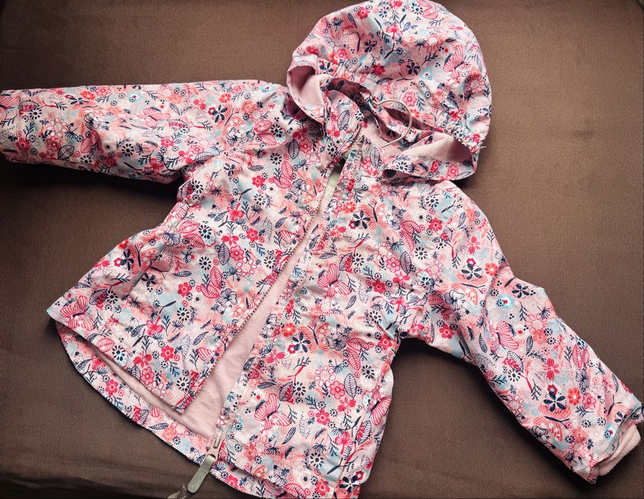 Легка куртка на дівченку 80/86