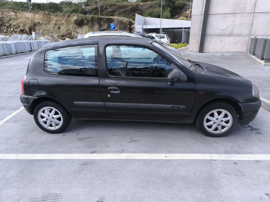 Clio 1.4 gasolina com ar condicionado 1999