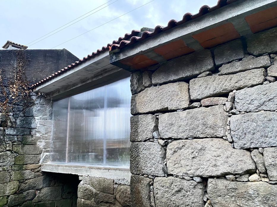 Execuçao de pequenas e medias obras, servidos de reabilitaçao