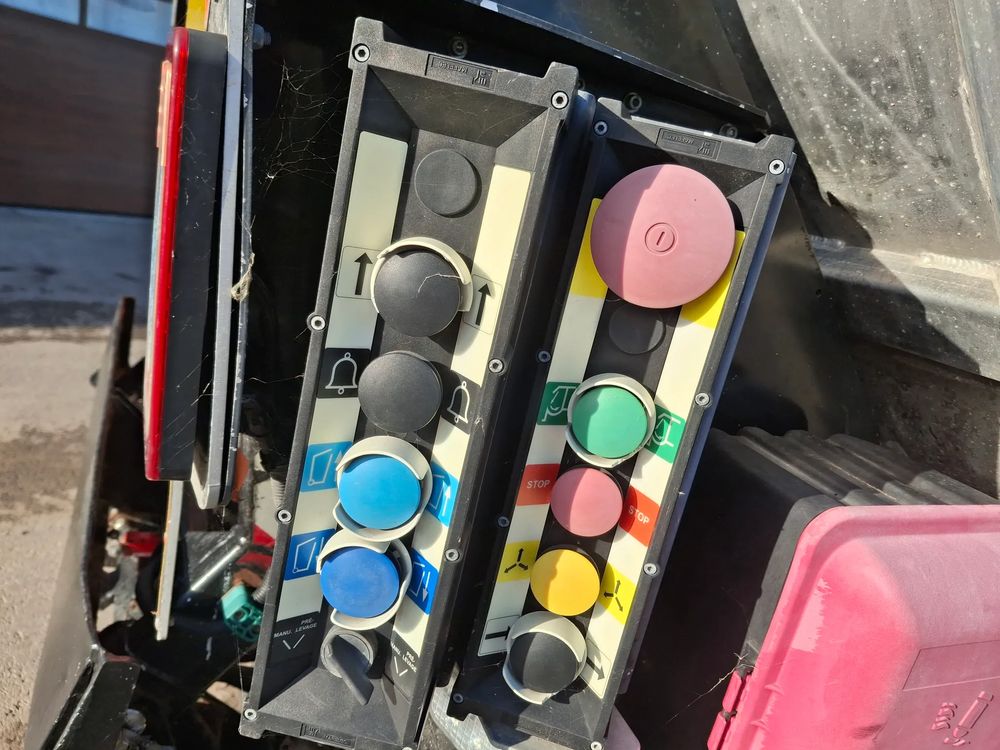 alt