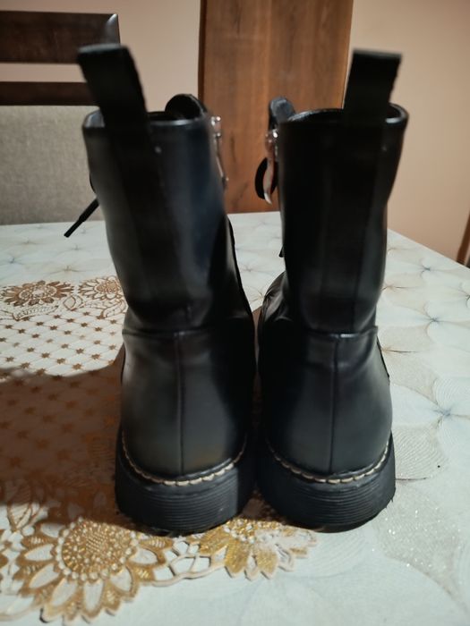 Buty trapery do połowy łydki ocieplane