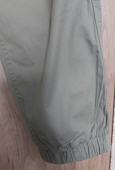 spodnie jogger roz M pull&bear