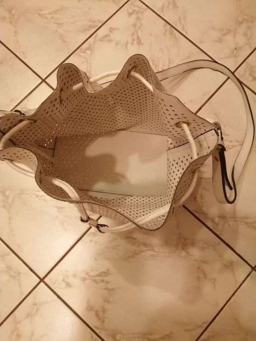Torebka damska biała na ramię