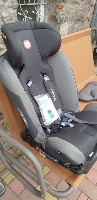 Продаеться автокресло Lionelo sander