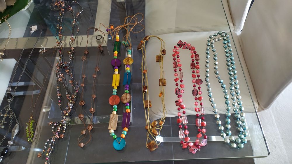 16 colares novos 5€ cada