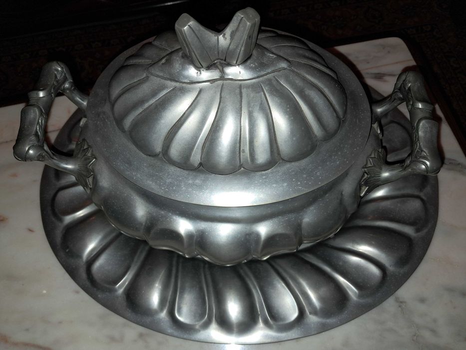 Terrina e castiçais em estanho 95%