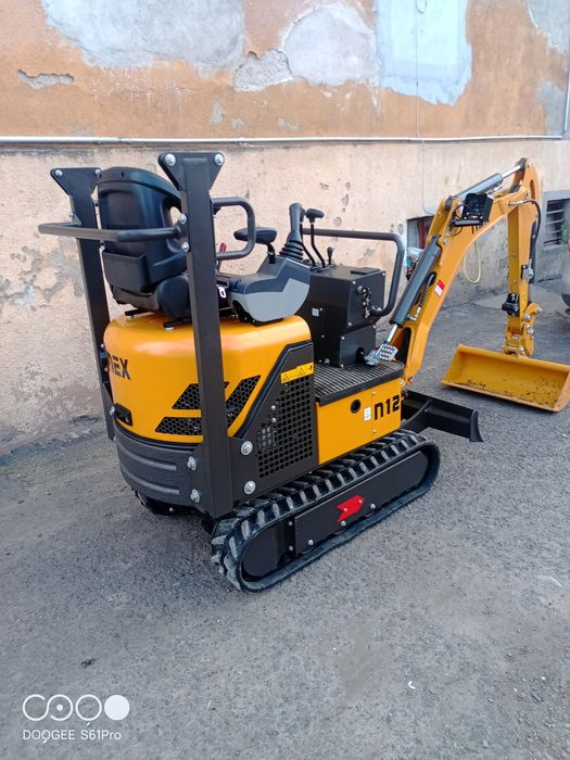 Usługi Minikoparką, Koparką, Niwelowanie, Wykopy, młot do kucia