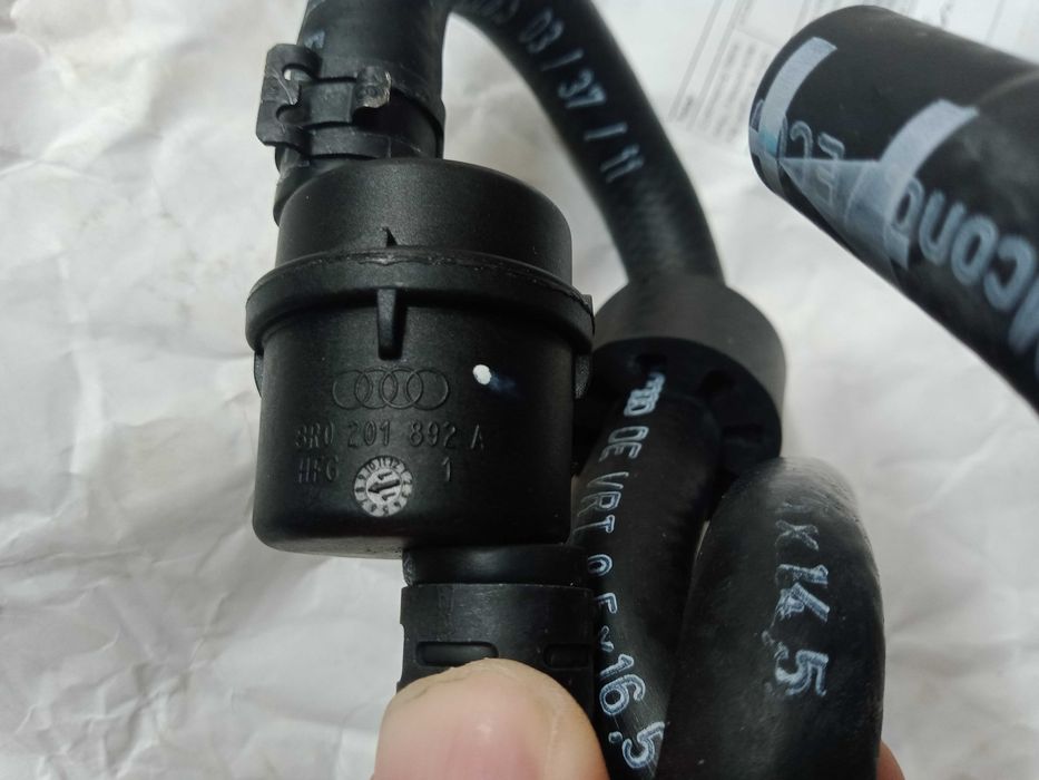 Tubo NOVO flexível de gasóleo 8R0   20 1    214F  Audi Q5