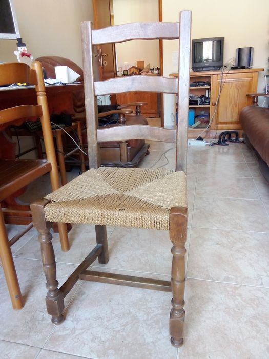 Vendo cadeiras clássicas "vintage"