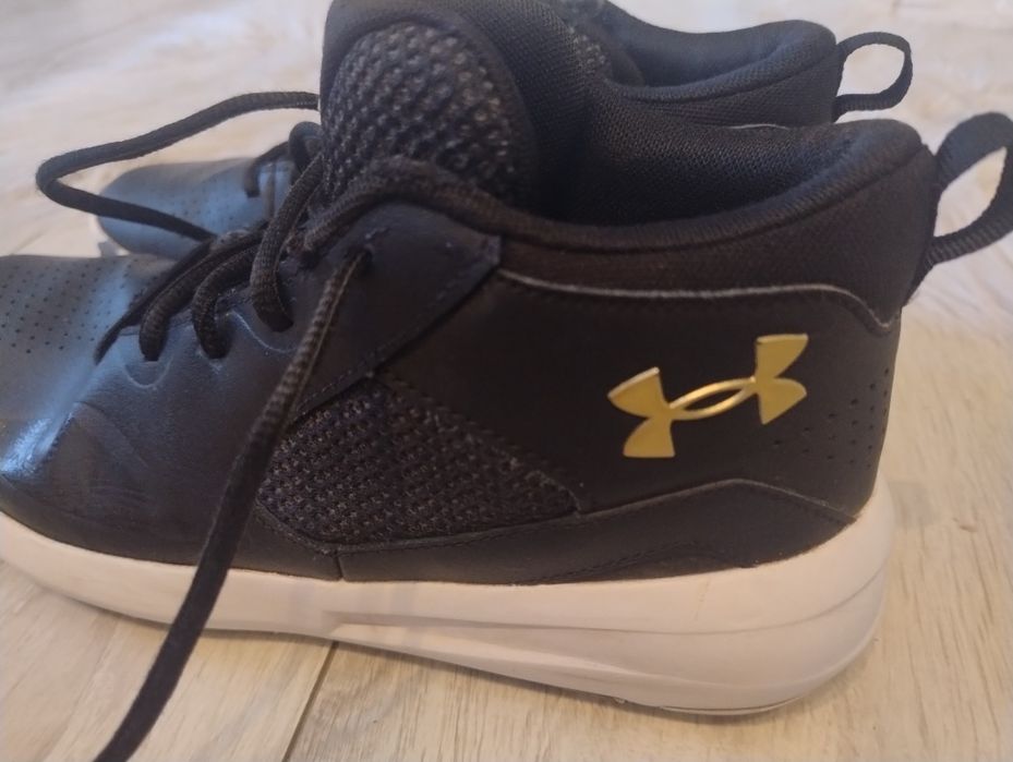 Buty sportowe Under Armour rozm 38.50