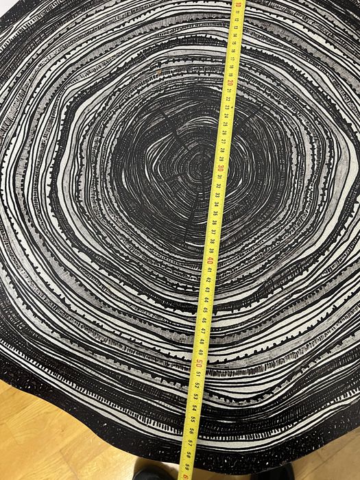 Mesa em metal redonda