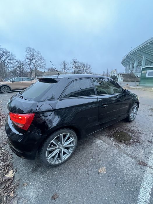 Audi A1 2011 купе 1.2 турбо авто ауді чорна ідеальний стан
