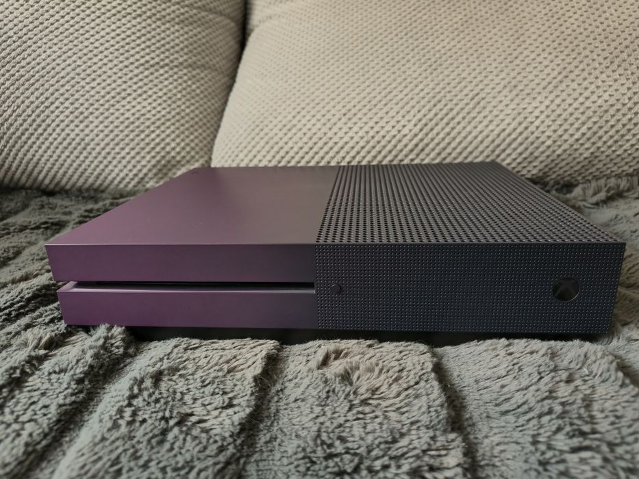 Xbox One S 1TB  - Fortnite Edition