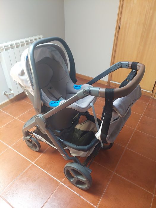 Set Completo Chicco Oasys 0+ (Cadeira Auto + Base + Alcofa + Acessórios)