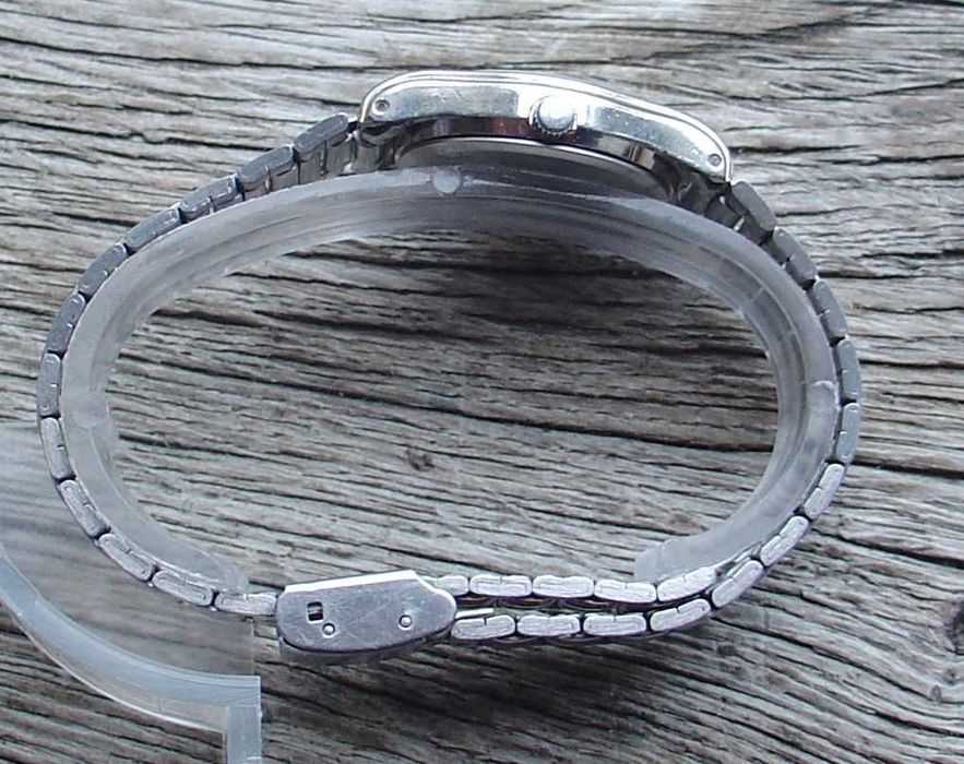 Жіночий працюючий годинник QSQ з браслетом