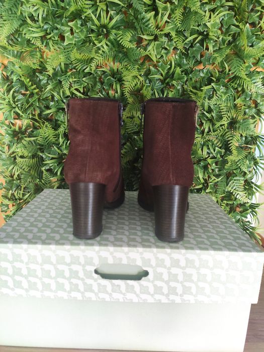 Botins camurça da Sofia Costa Shoes