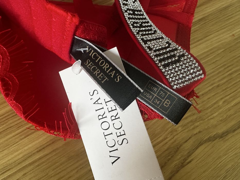 Komplet bielizny Victoria’s Secret rozmiar B75 stanik + stringi