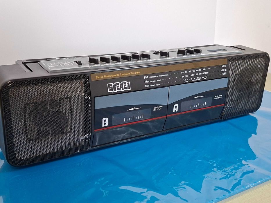 Aparelhagem Radia mais duplo deck de cassete made in Japan,  com rádio e deck duplo de cassetes | Estado novo funciona muito bem