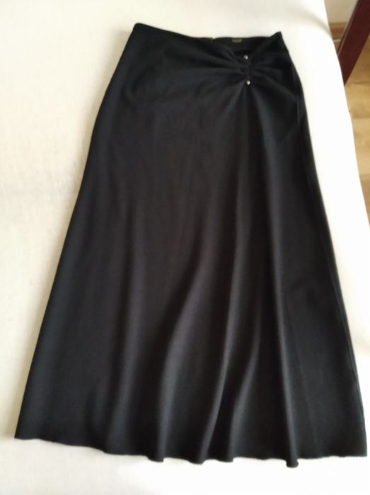 Czarna spódnica damska firmy Massimo Dutti