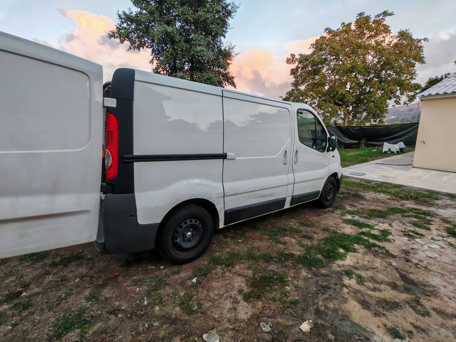 Opel Vivaro F7 2.0 CDTI (3 Lugares) - Caixa Fechada