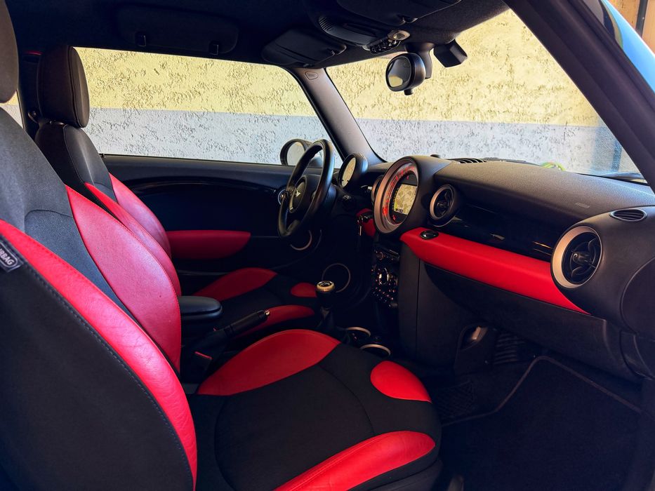 Mini Cooper D 1.6d 112cv - Desde 145€ Mês