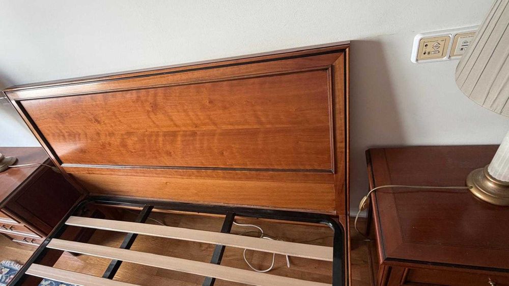 Mobília de quarto modelo "Sir" em cerejeira maciça da Interdeco