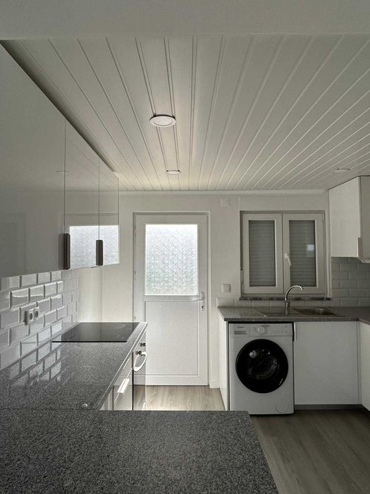 Arrendamento residencial de Moradia geminada na Lourinhã (Seixal) - Rua da Vista Alegre, 8
