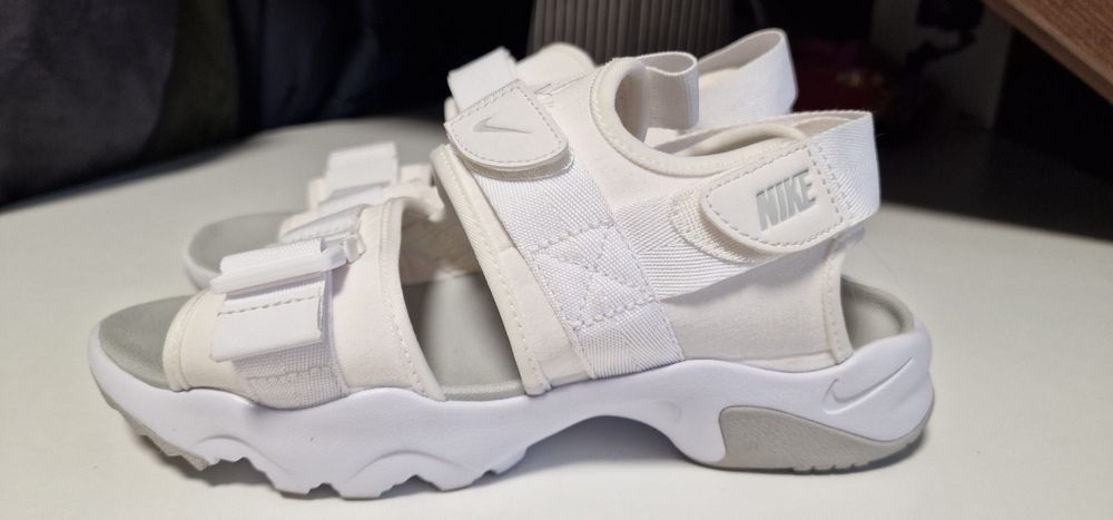 Сандали жіночі  Nike CANYON