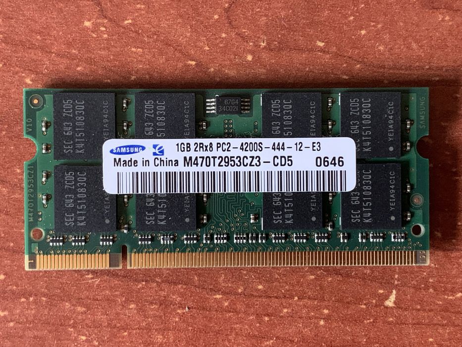 Samsung DDR2 Memory Chip M470T2953CZ3 (1GB)