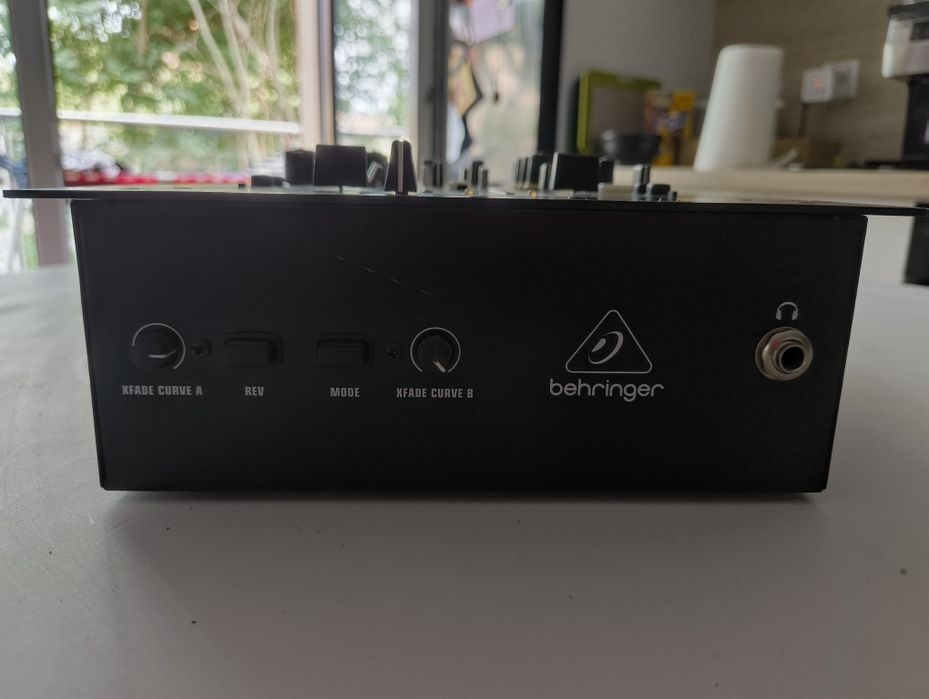 Behringer NOX 404 Pro mixer