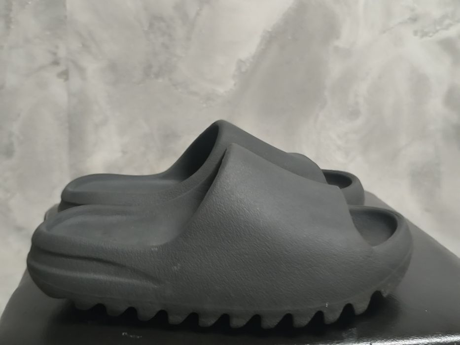Дитячі шльопанці Adidas Yeezy slides розмір 34 21 см