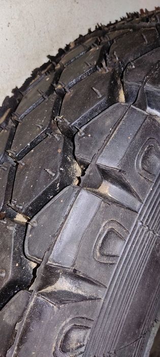 Шини 260 P508  9R20 нові з камерою