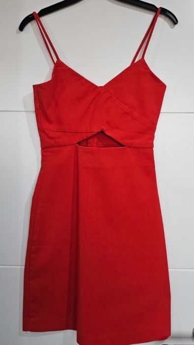 Czerwona sukienka mini rozmiar 34