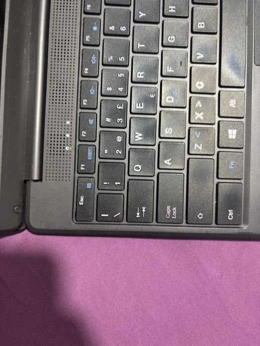Computer in good condition, screen cracked513316186207047684