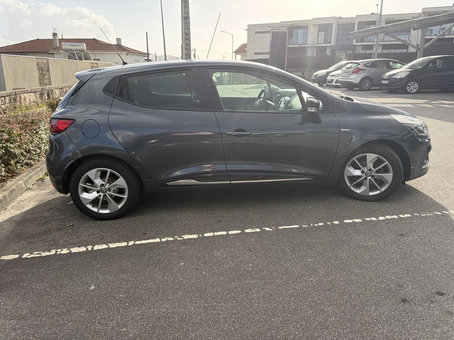 Renault clio - limited