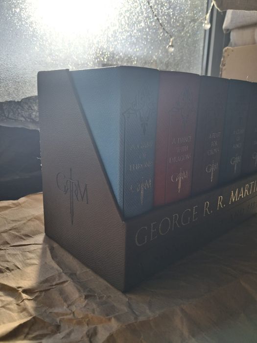 A Song of Ice and Fire – Box Set Completo (Capa Dura Premium)
