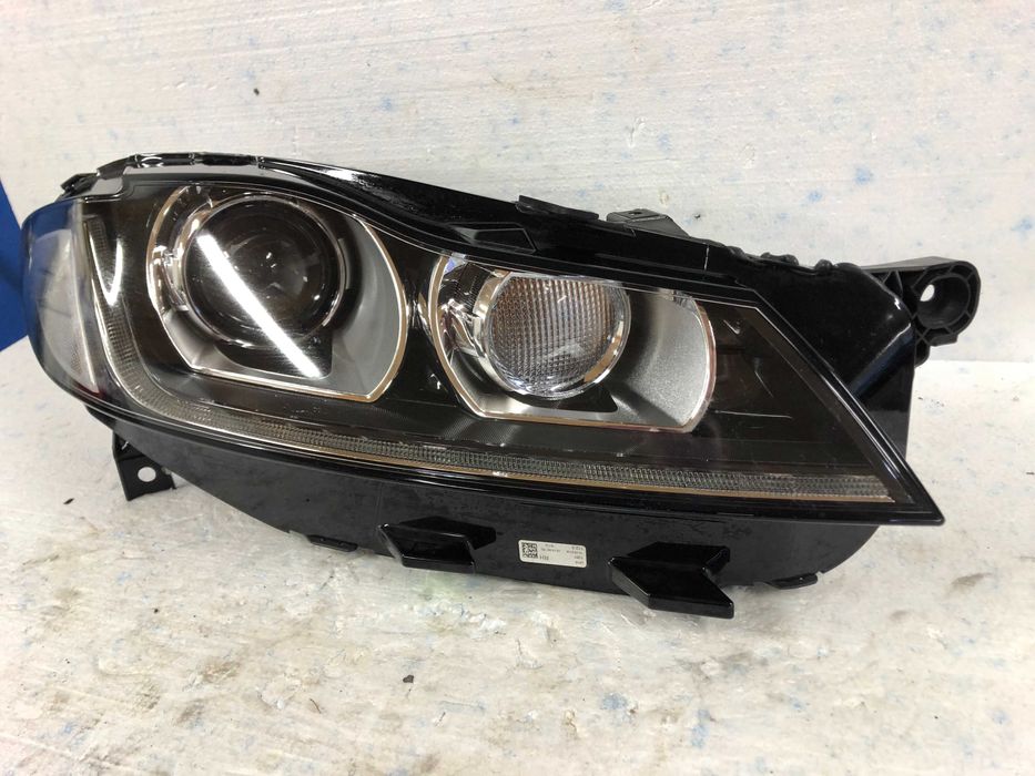 Lampa przednia prawa Jaguar XE