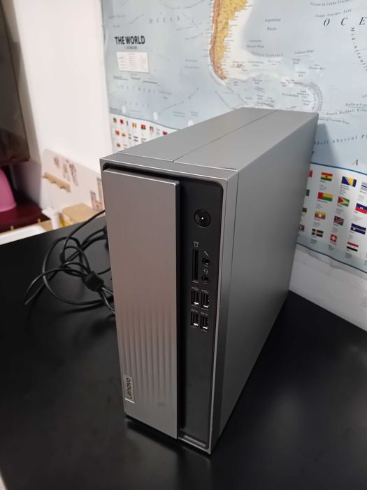 Computador de mesa Lenovo