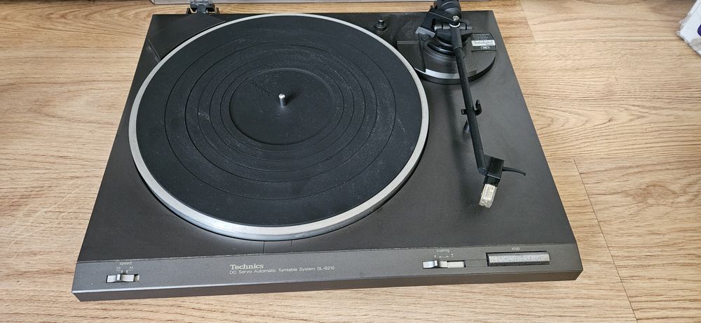 Gramofon Technics SL-B210