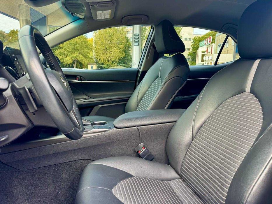 Toyota Camry SE 2022