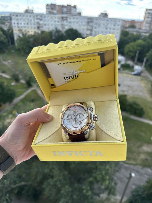 Часы Invicta Venom Reserve 0359 годинник